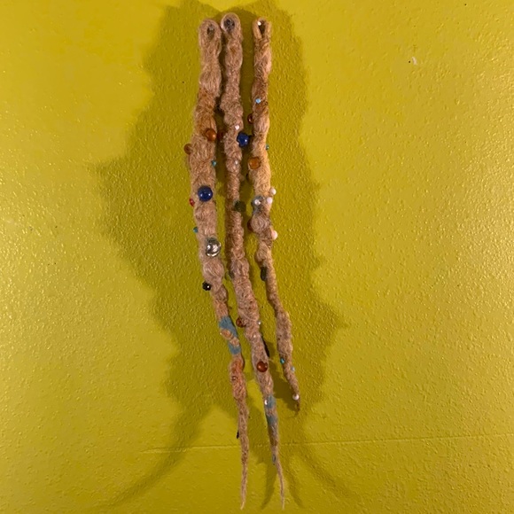 Three Festive Hair Extension Ornaments - Picture 4 of 6